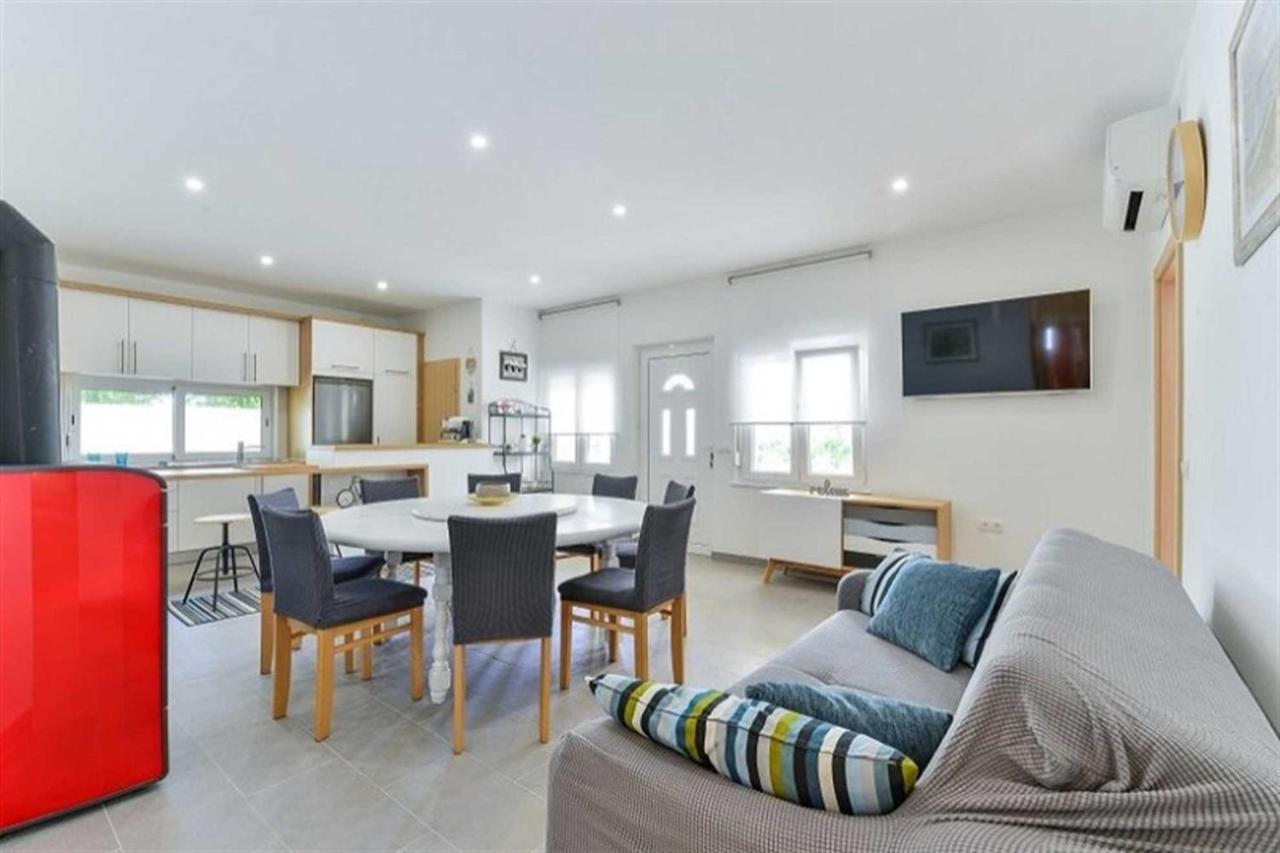 Apartment House Inga Vir Εξωτερικό φωτογραφία
