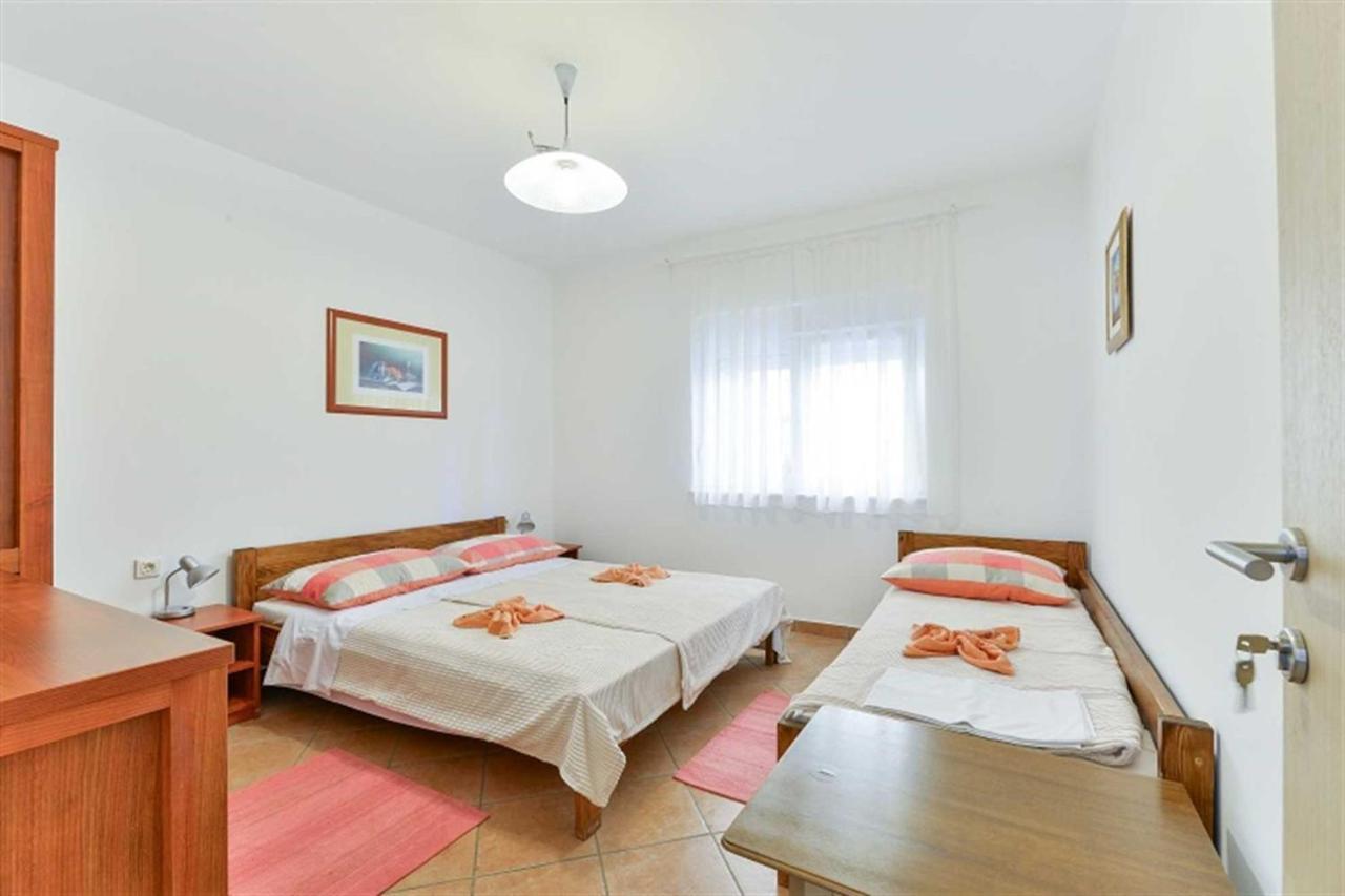Apartment House Inga Vir Εξωτερικό φωτογραφία