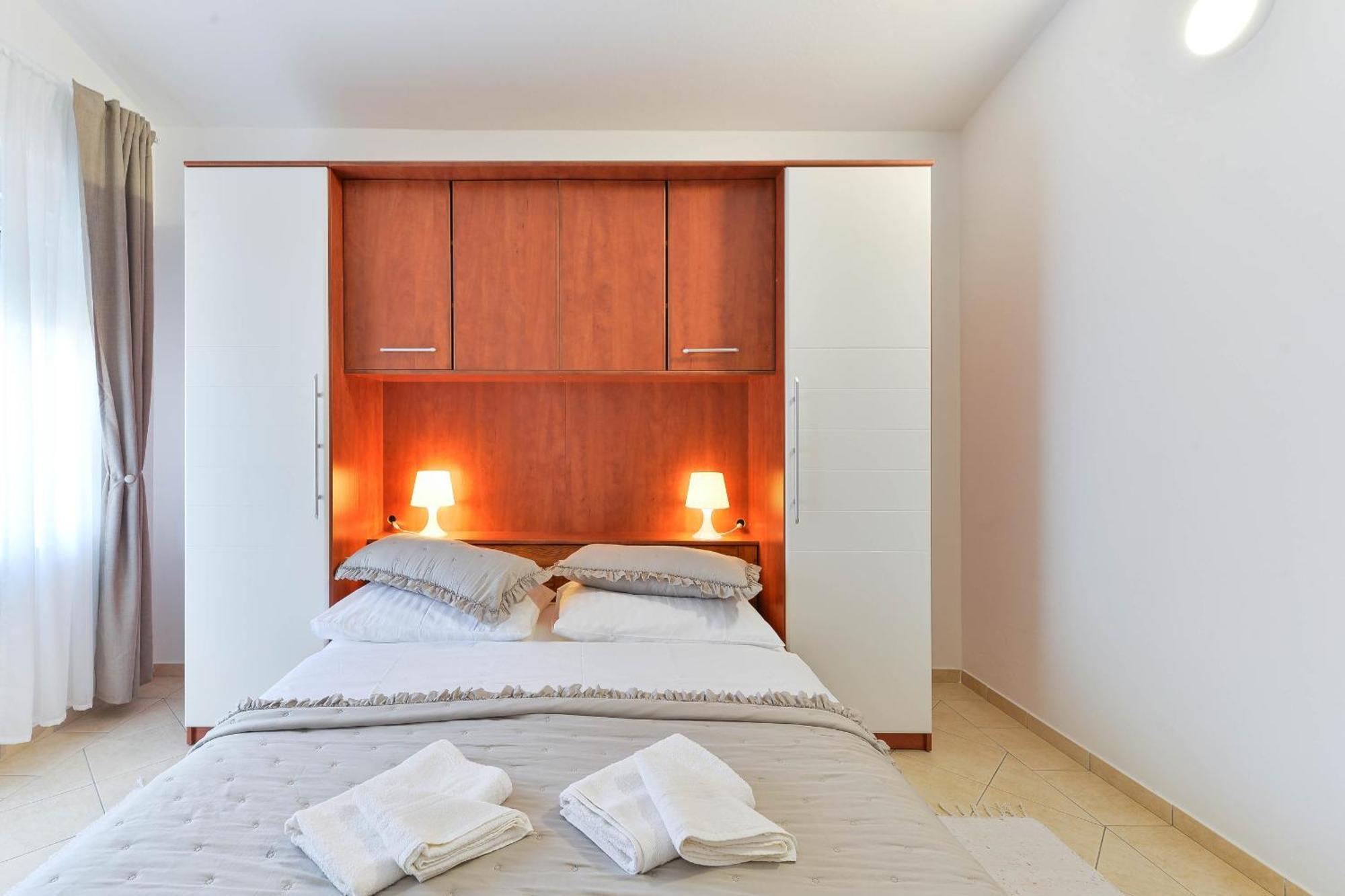 Apartment House Inga Vir Εξωτερικό φωτογραφία