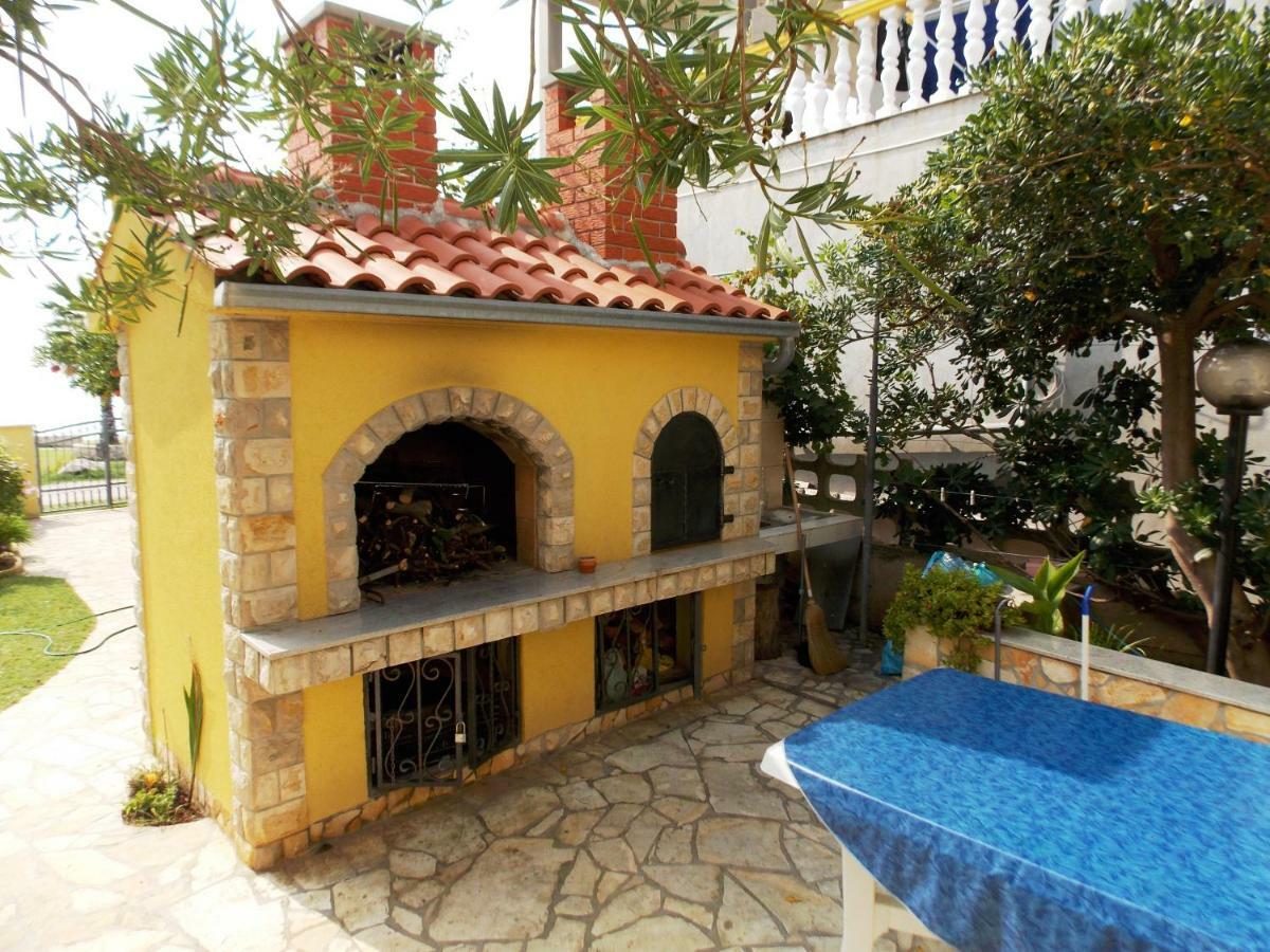 Apartment House Inga Vir Εξωτερικό φωτογραφία
