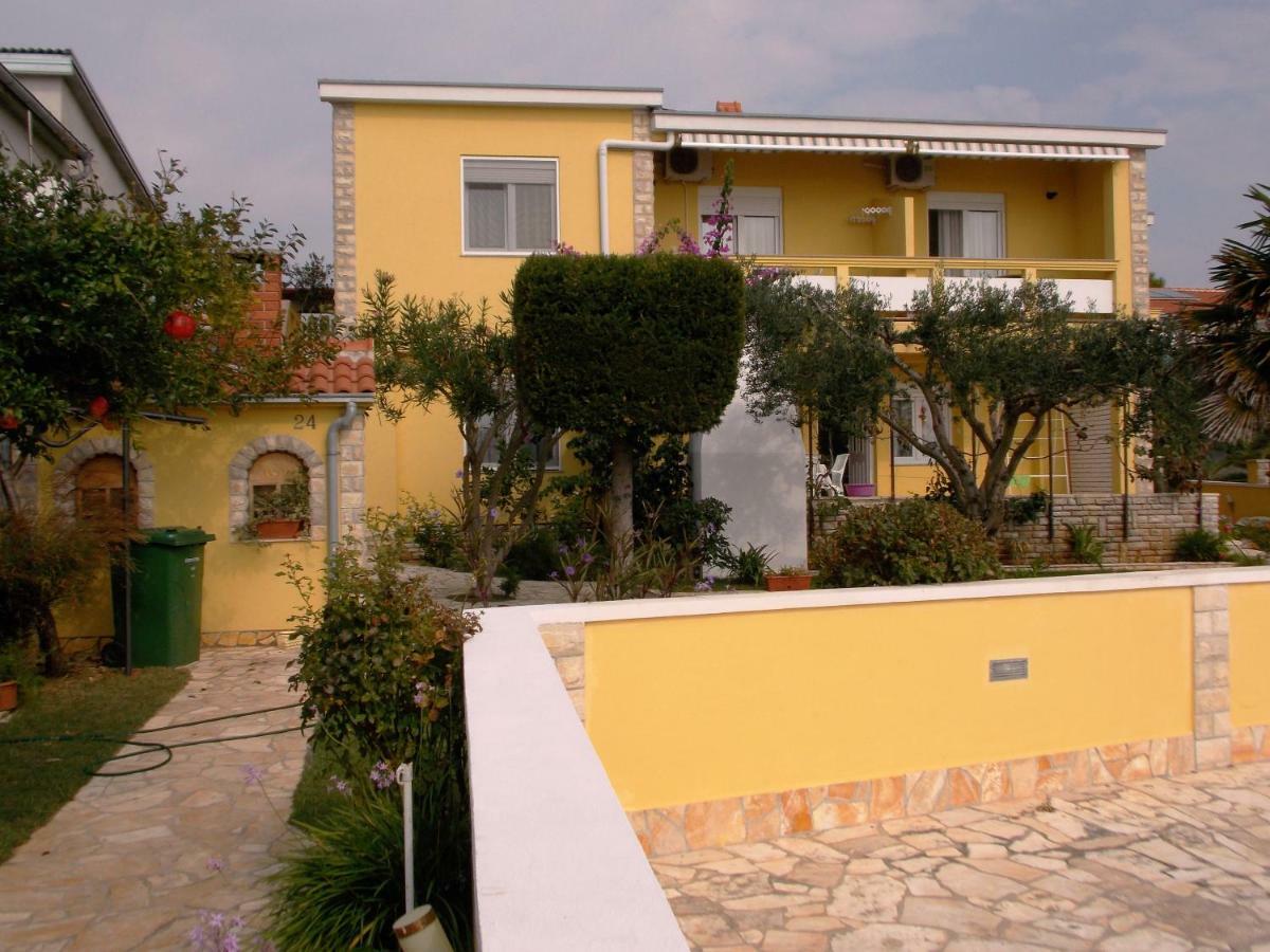 Apartment House Inga Vir Εξωτερικό φωτογραφία